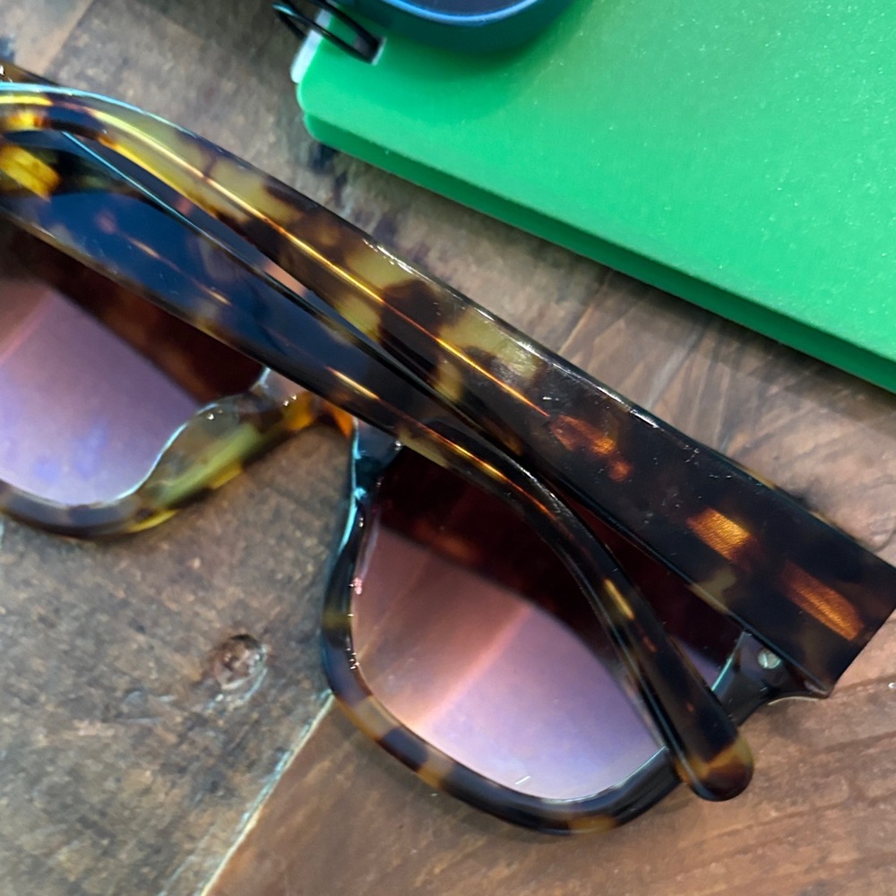 Stella McCarthy Tortoise Shell Square Sunglasses … - image 4